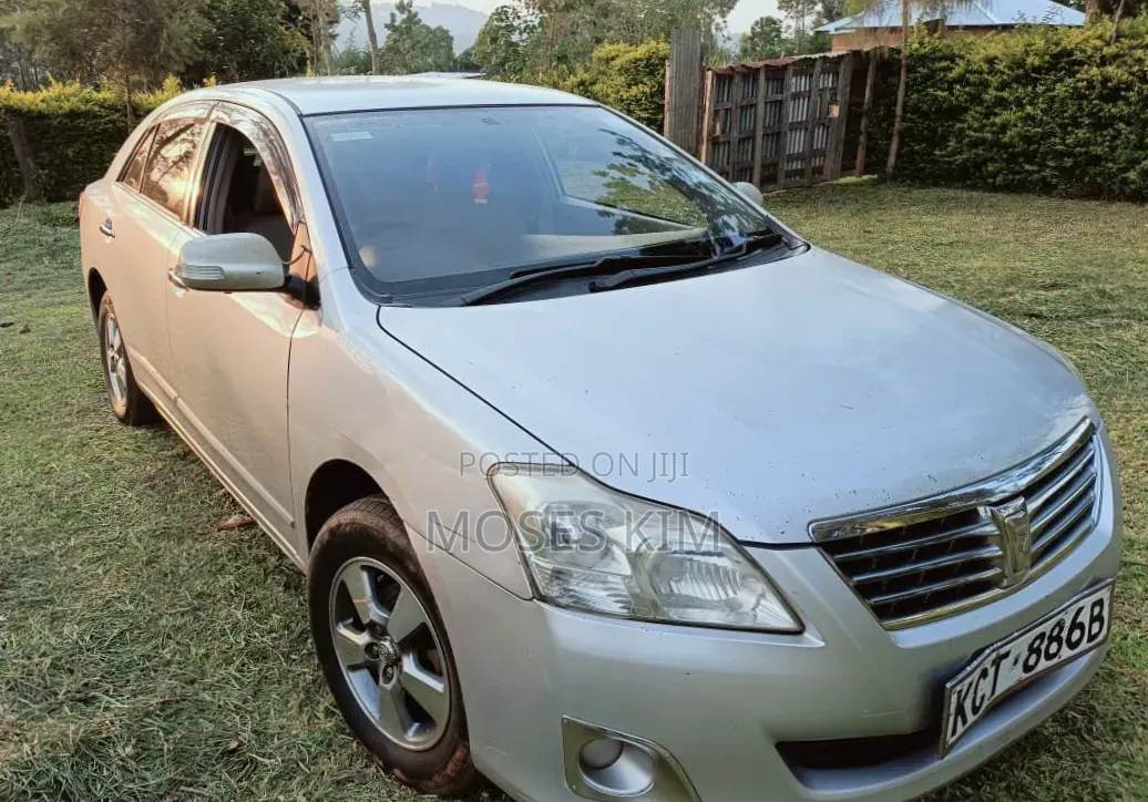 Toyota Premio 2012 Silver