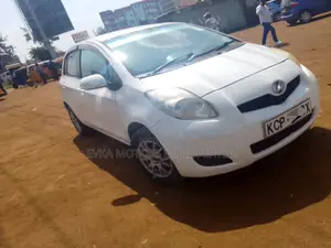 Toyota Vitz 2011 White