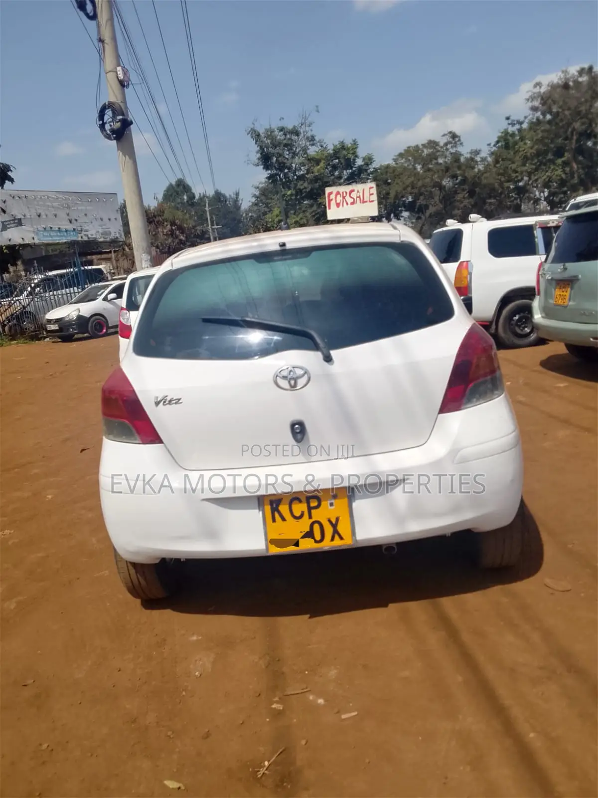 Toyota Vitz 2011 White