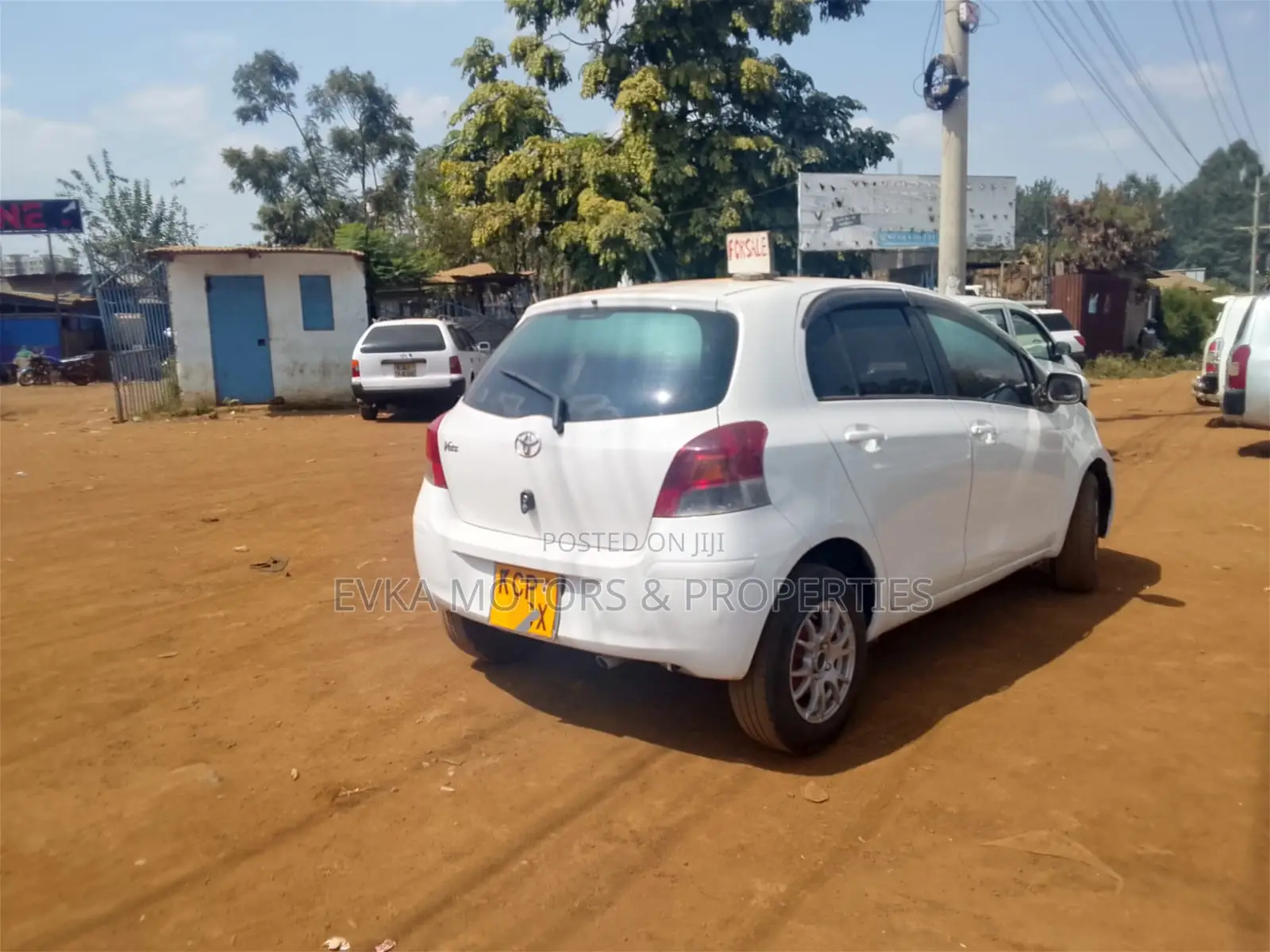 Toyota Vitz 2011 White