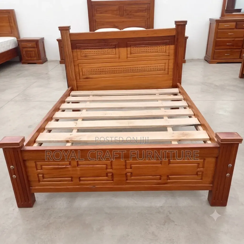 Durable Pure Mahogany Bed 4x6– Classic Design