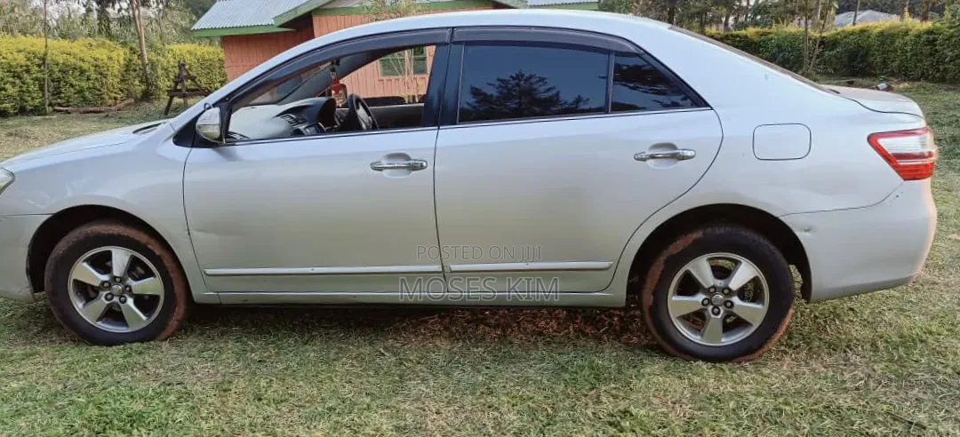 Toyota Premio 2012 Silver