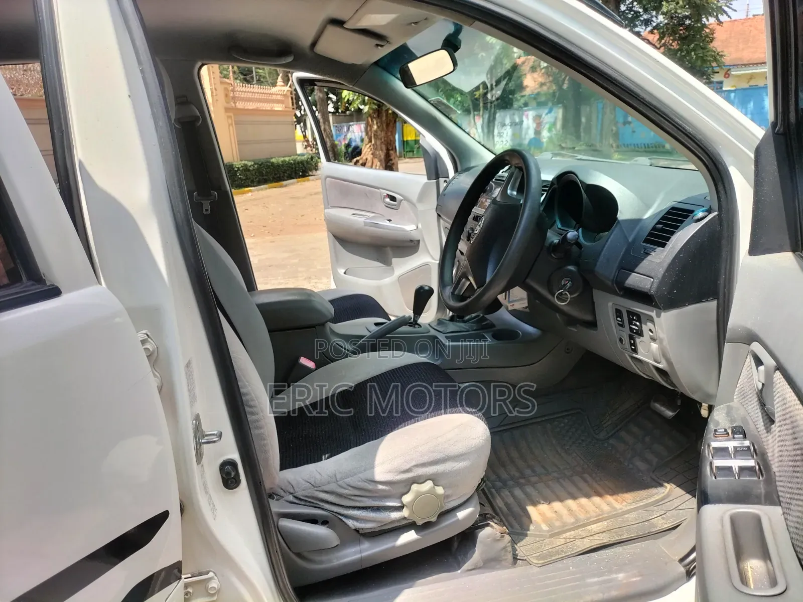 Toyota Hilux 2009 White