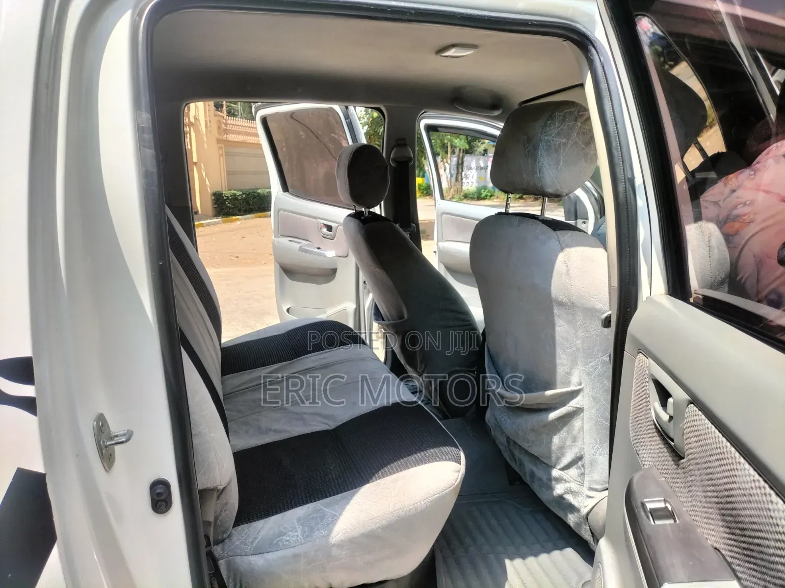 Toyota Hilux 2009 White