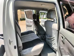 Toyota Hilux 2009 White
