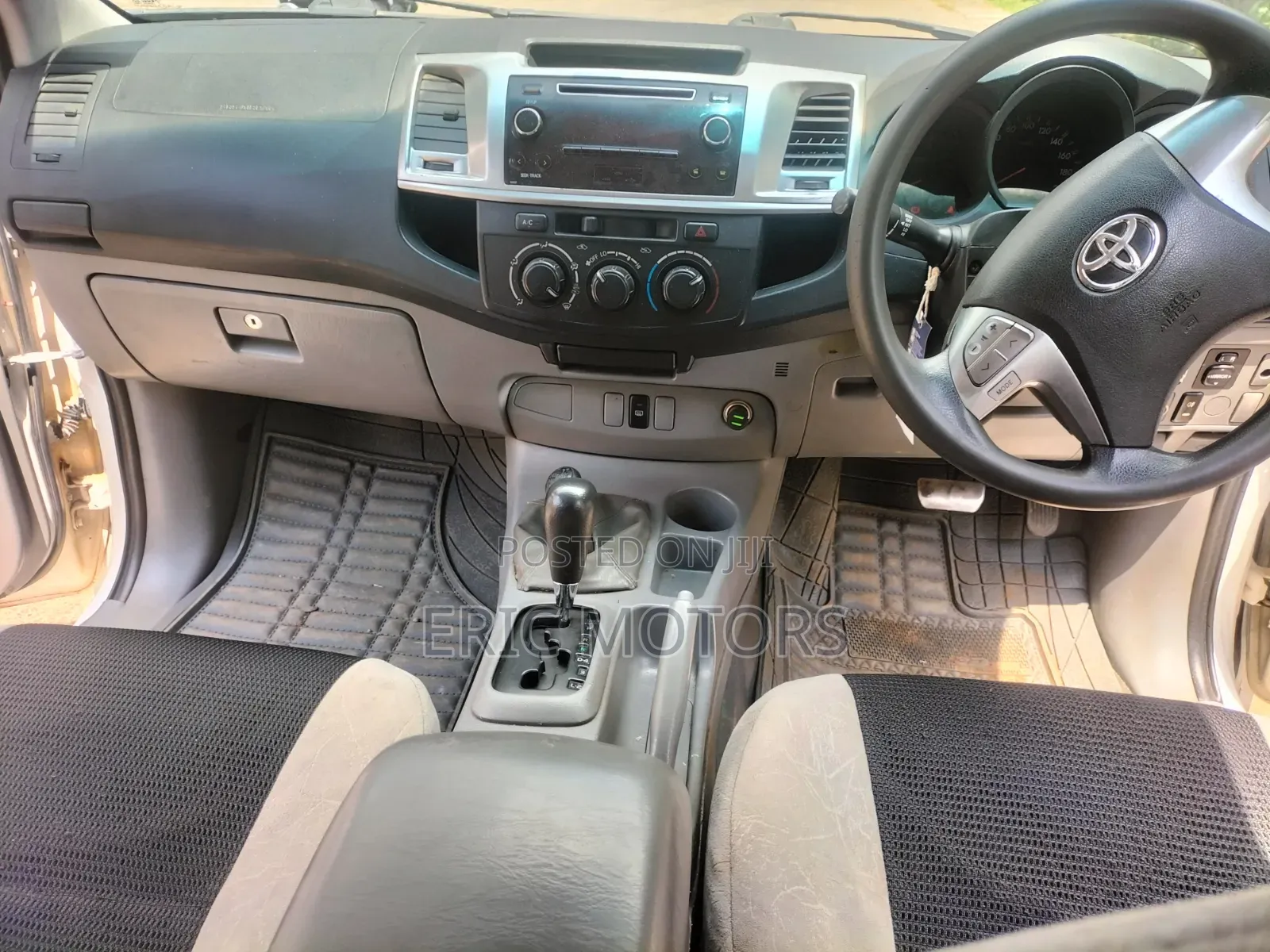 Toyota Hilux 2009 White