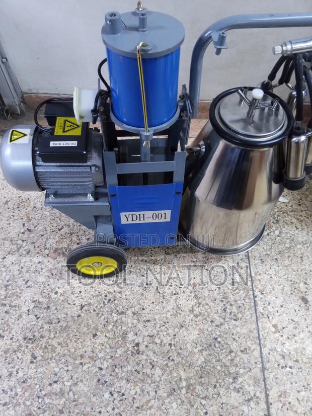Milano Milking Machine