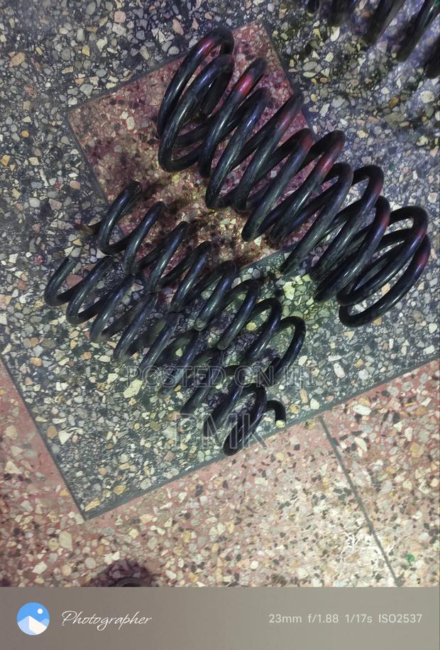 Mercedes Benz 213 Springs - thumbnail 2