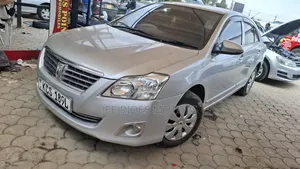 Toyota Premio 2013 Silver