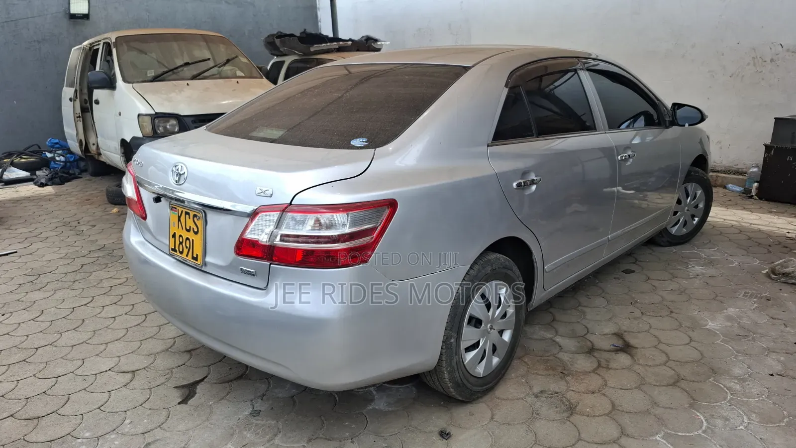 Toyota Premio 2013 Silver