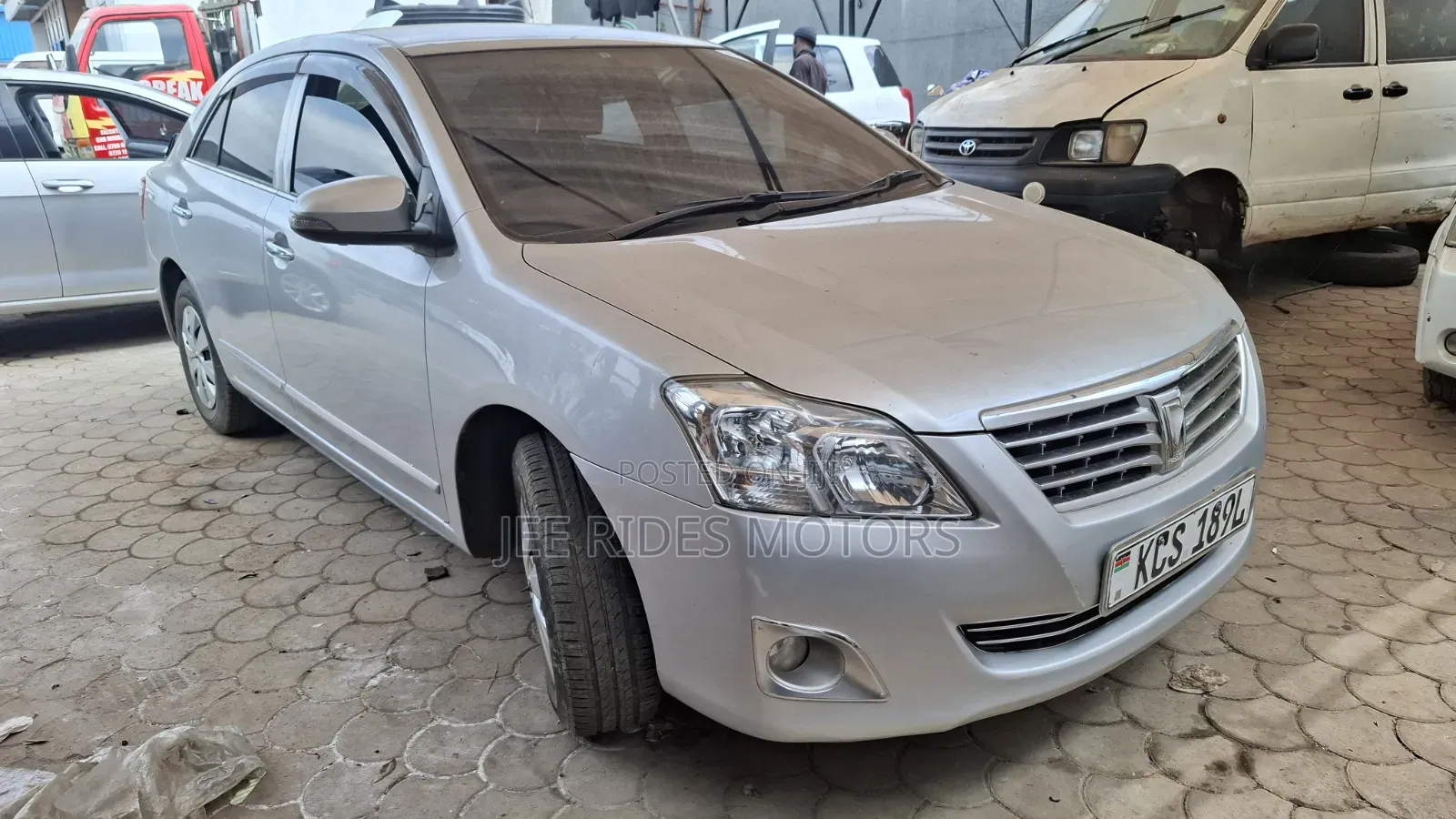 Toyota Premio 2013 Silver
