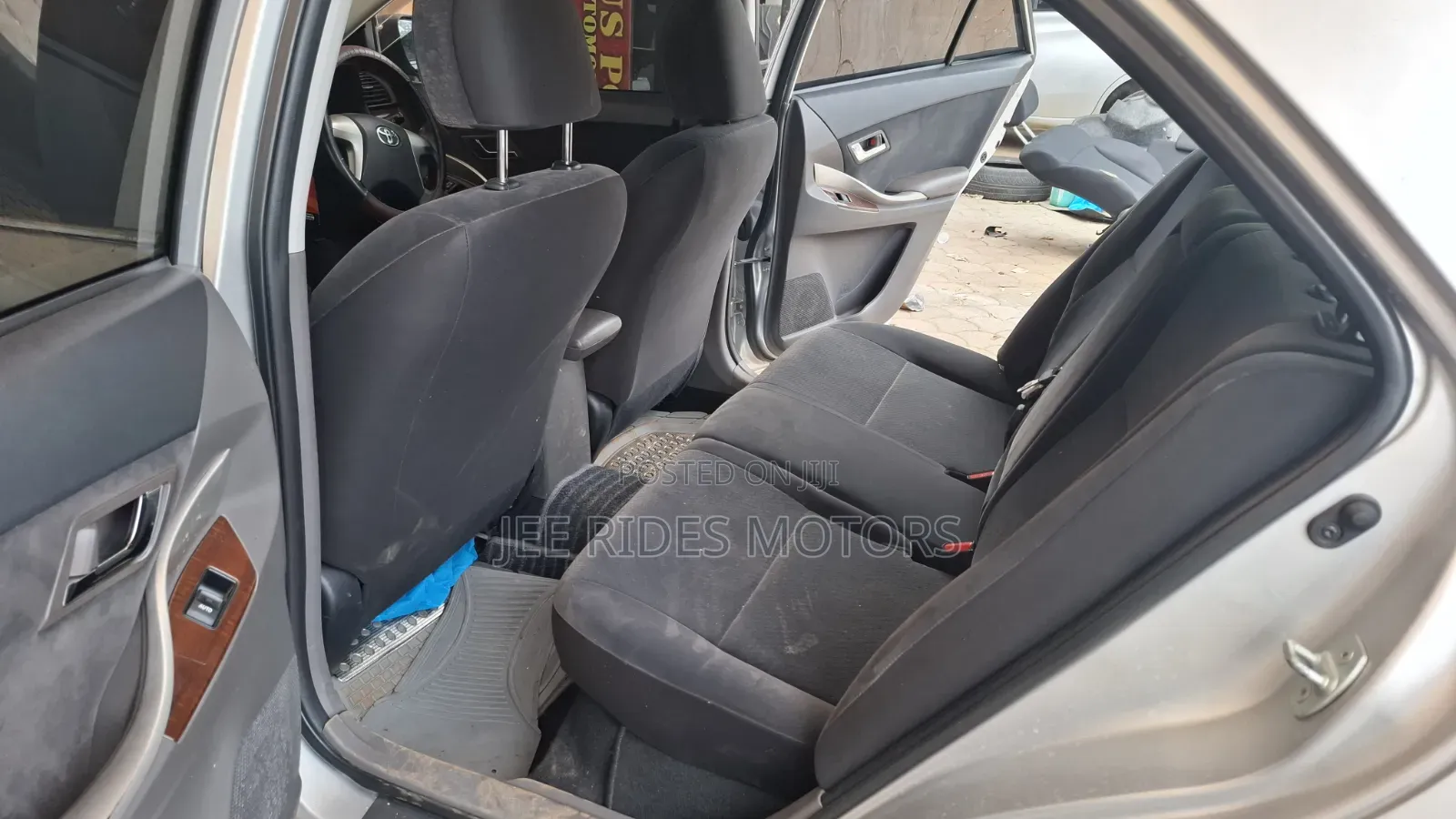 Toyota Premio 2013 Silver