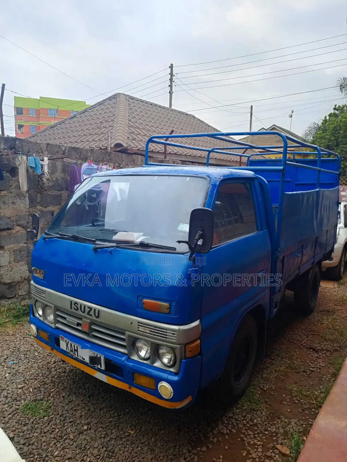 Isuzu Elf, New Tyres,