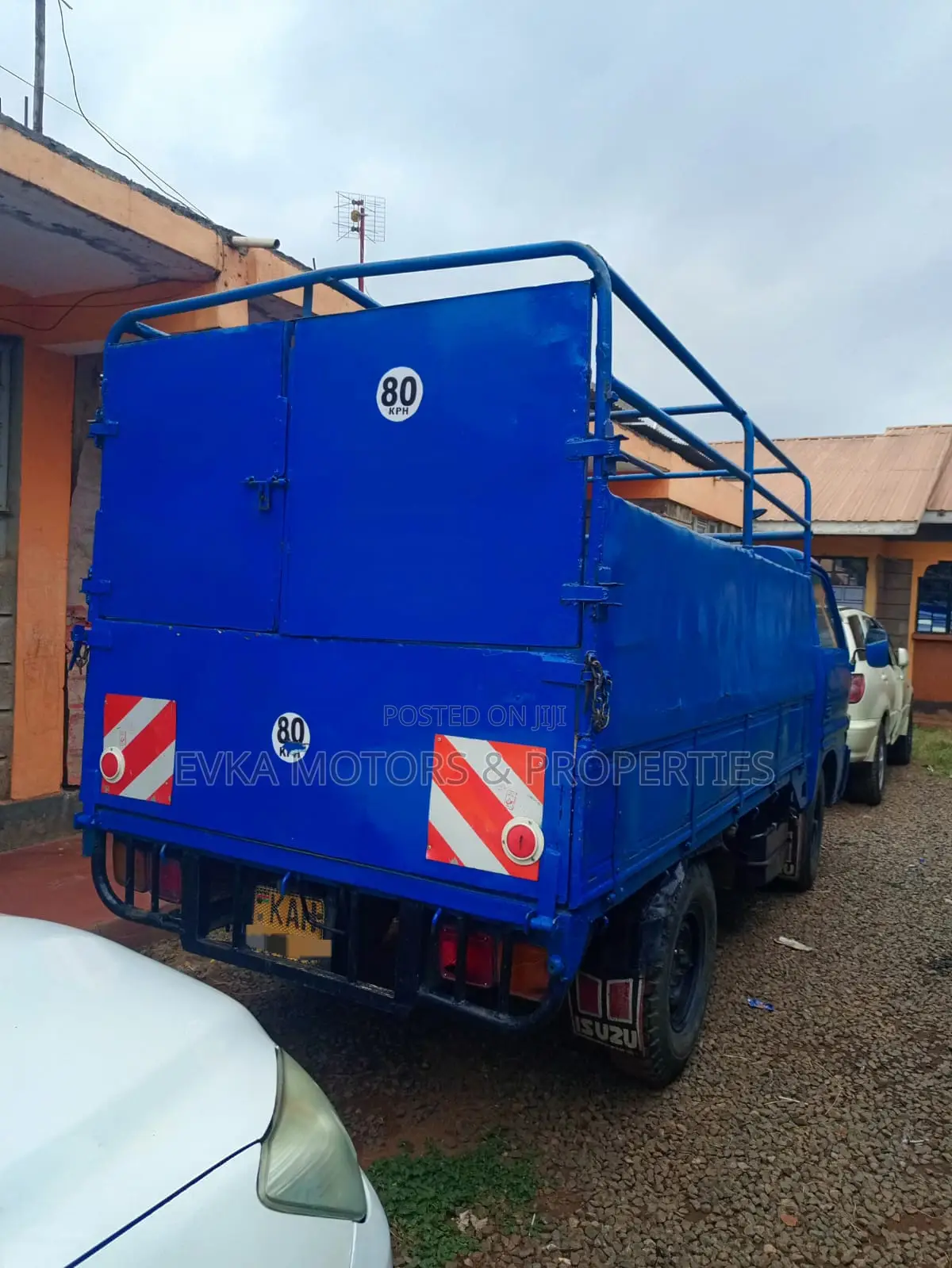 Isuzu Elf, New Tyres,