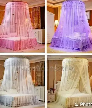 Circular Mosquito Net With Lace Trim