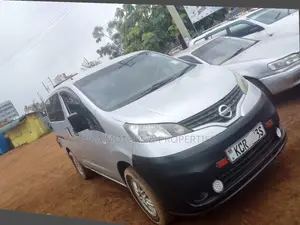 Nissan NV200 2011 Silver