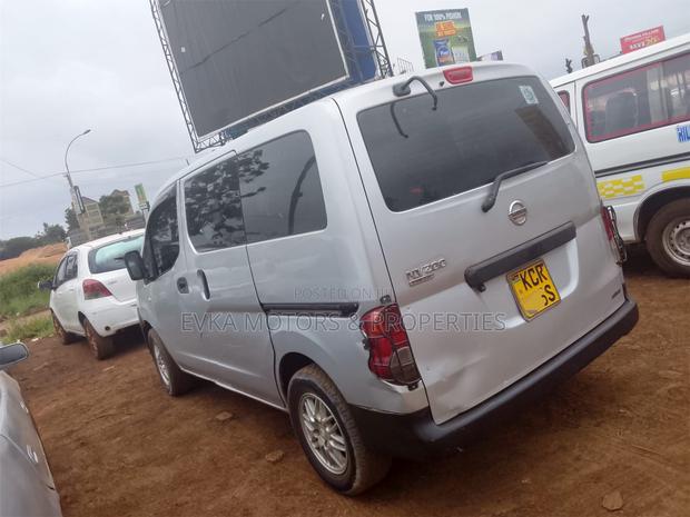 Nissan NV200 2011 Silver - thumbnail 3