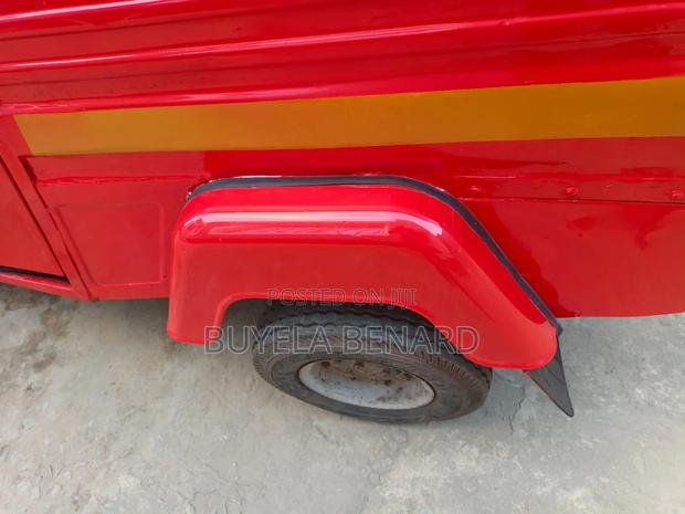 Piaggio 2018 Red