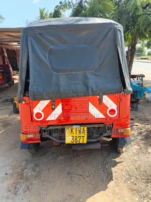 Piaggio 2018 Red