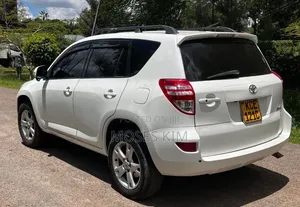 Toyota RAV4 2009 White