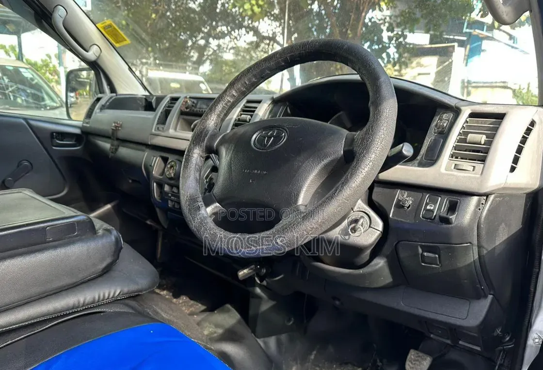 Toyota HiAce 2008 Silver