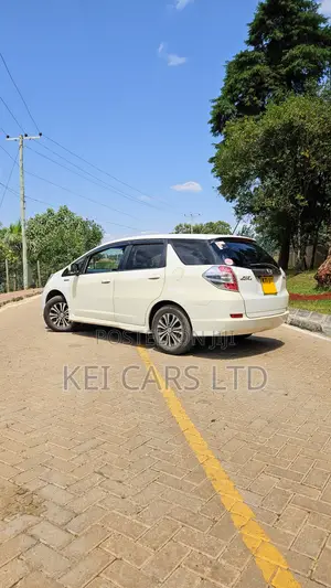Honda Fit Shuttle 2015 White
