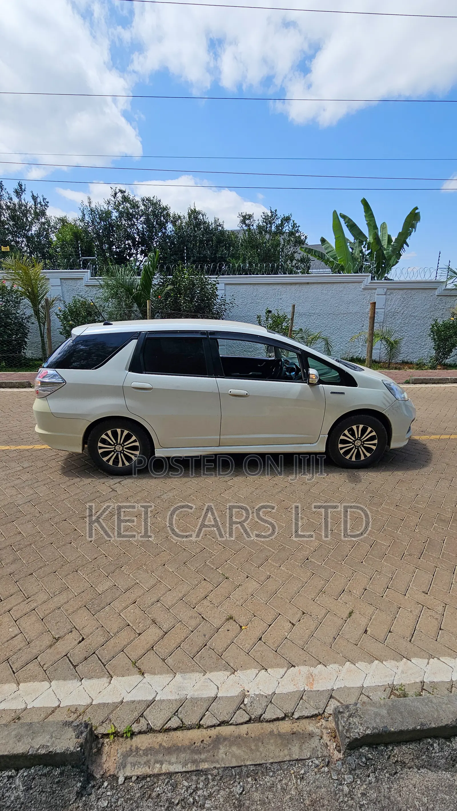 Honda Fit Shuttle 2015 White