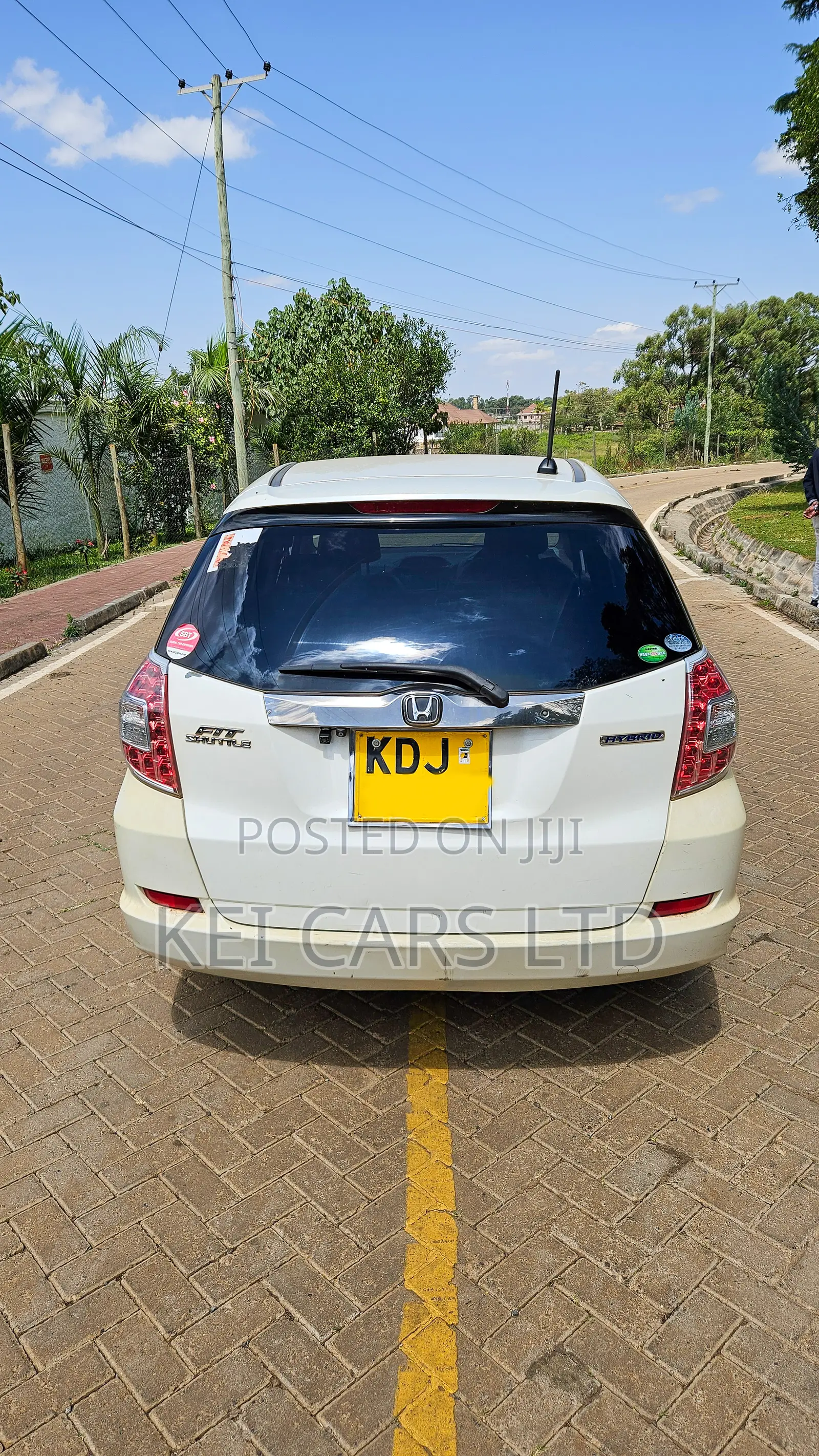 Honda Fit Shuttle 2015 White
