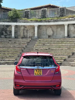 Honda Fit 2018 Maroon