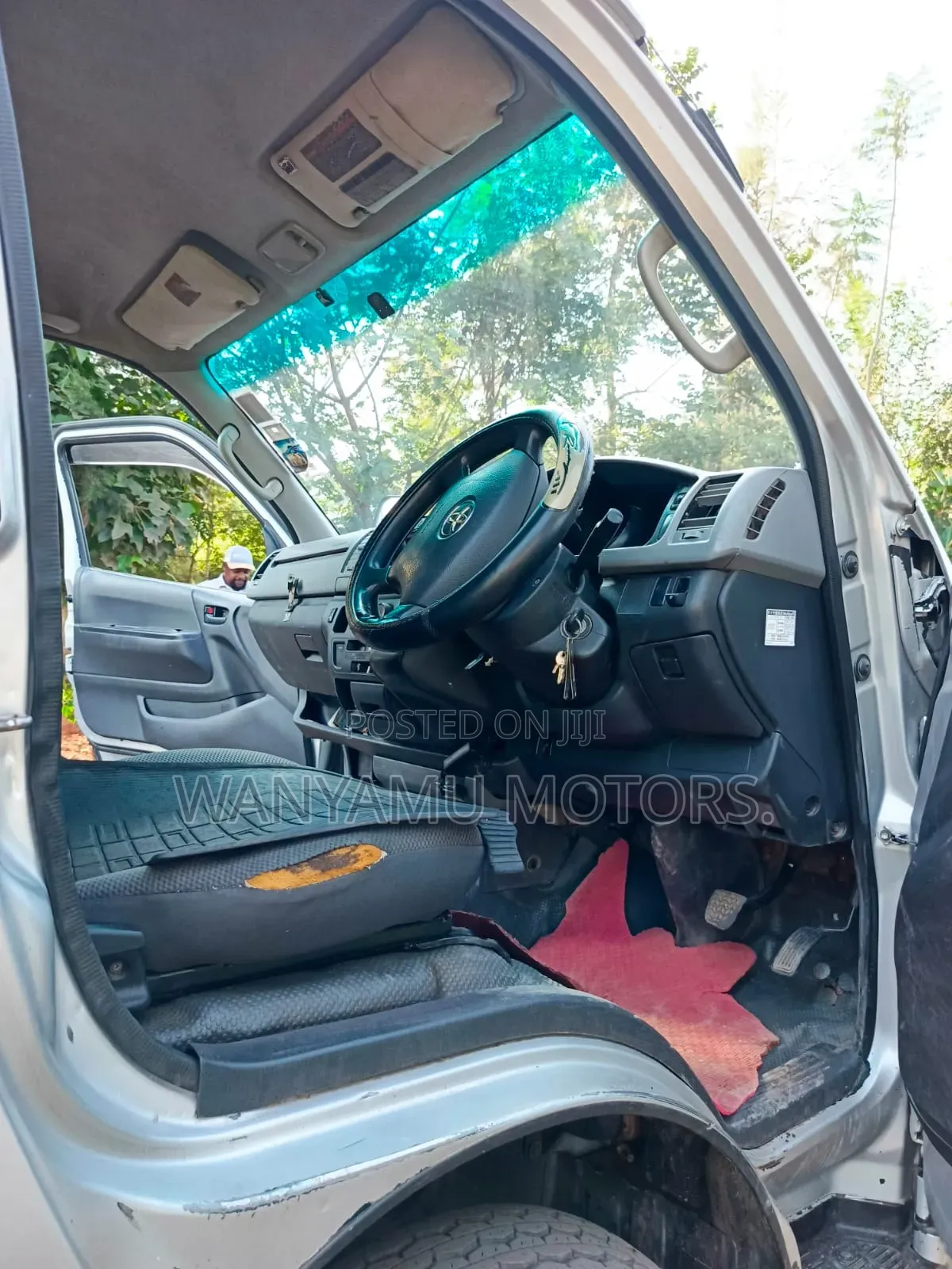 Toyota HiAce 2011 Silver