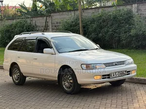 Toyota Corolla 1998 White