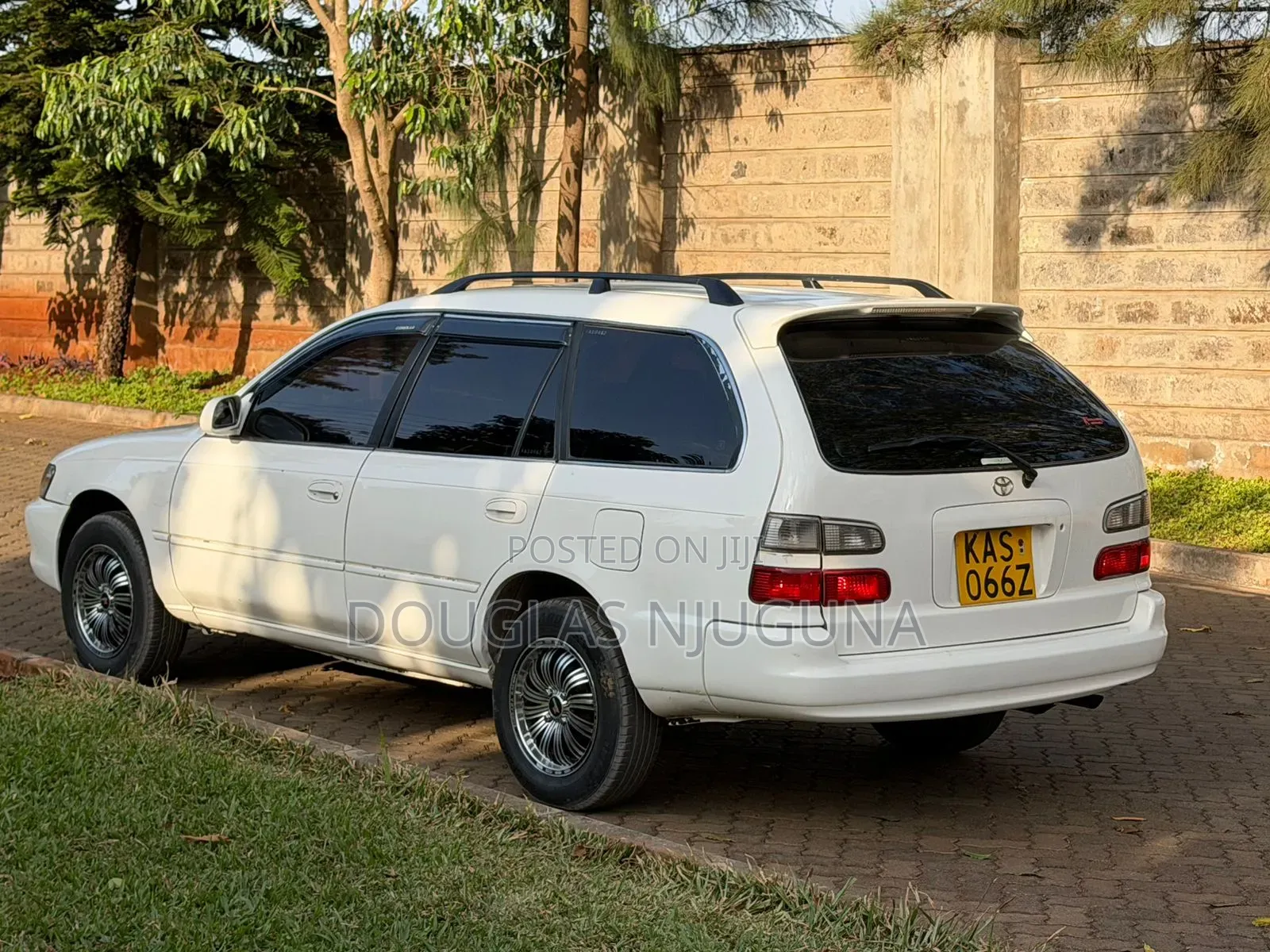 Toyota Corolla 1998 White