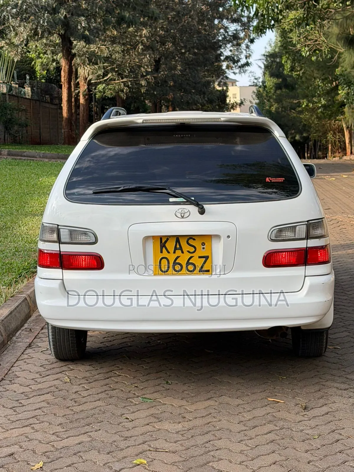 Toyota Corolla 1998 White