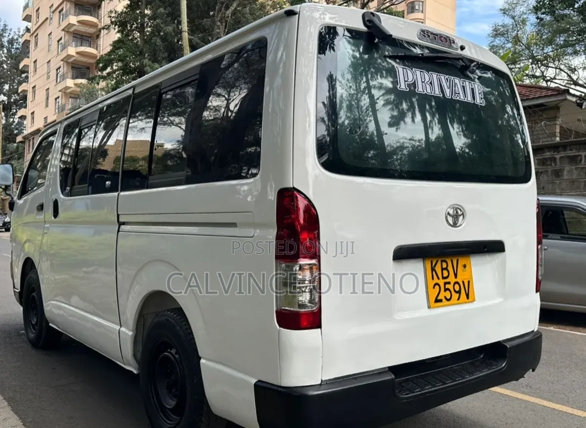 Toyota HiAce 2007 White