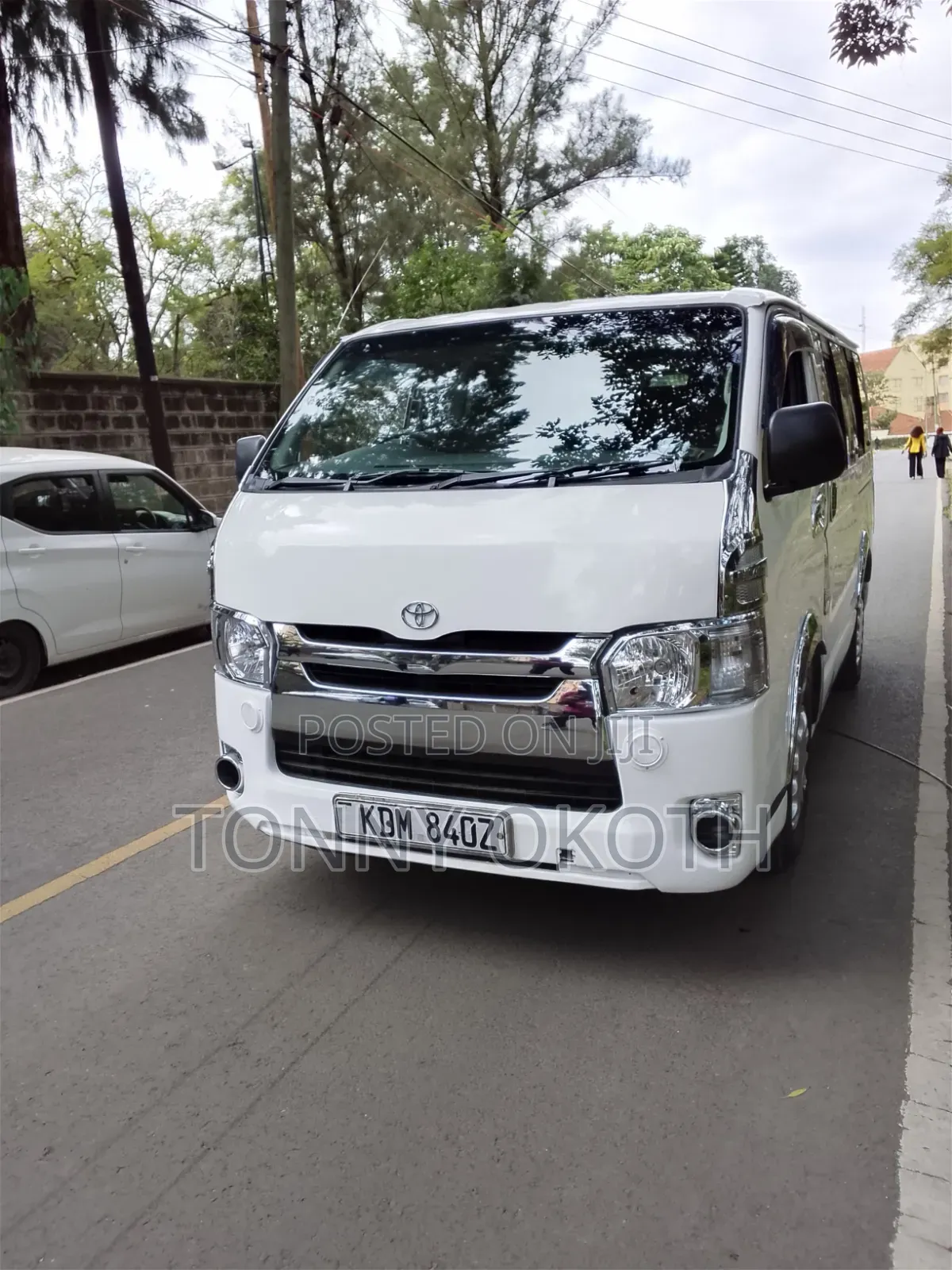 Toyota HiAce 2016 White