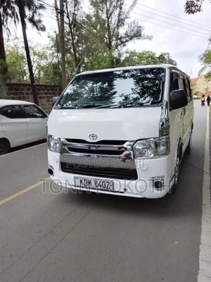 Toyota HiAce 2016 White