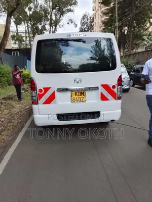 Toyota HiAce 2016 White