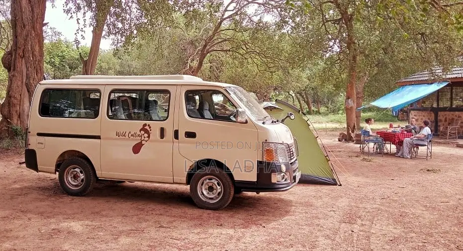 Nissan Caravan 2014 Beige