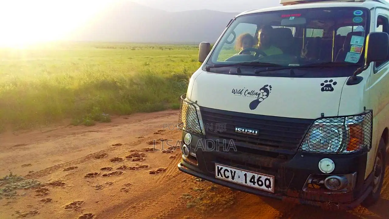 Nissan Caravan 2014 Beige