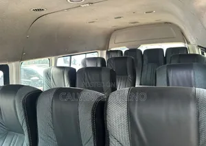 Toyota HiAce 2019 White