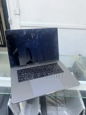 Laptop Apple MacBook Pro 2017 16GB Intel Core i7 SSD 1T
