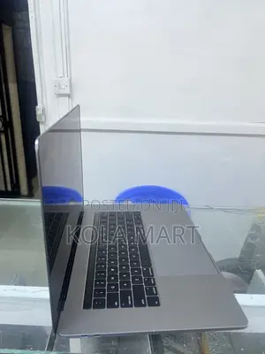 Laptop Apple MacBook Pro 2017 16GB Intel Core i7 SSD 1T