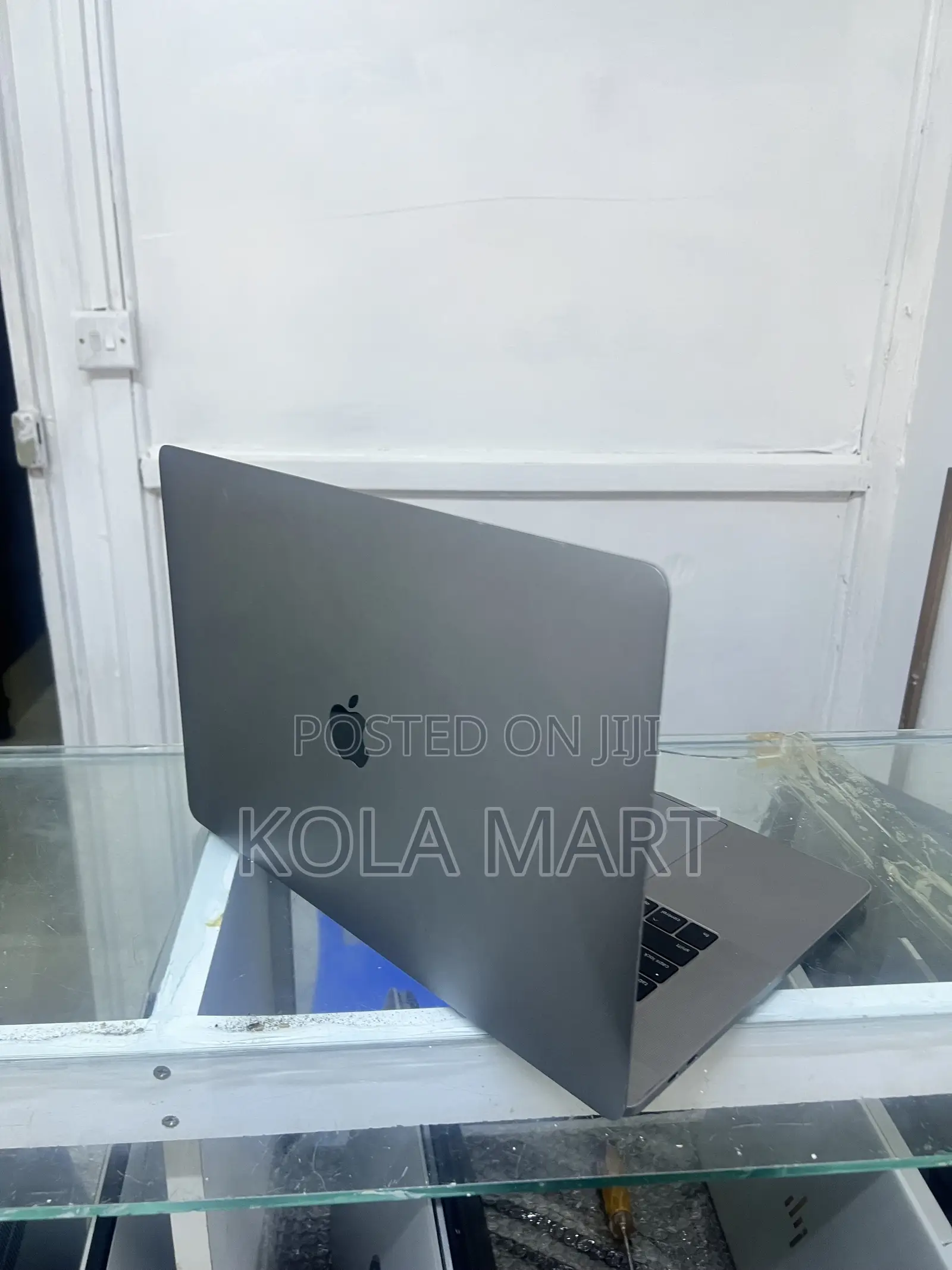 Laptop Apple MacBook Pro 2017 16GB Intel Core i7 SSD 1T