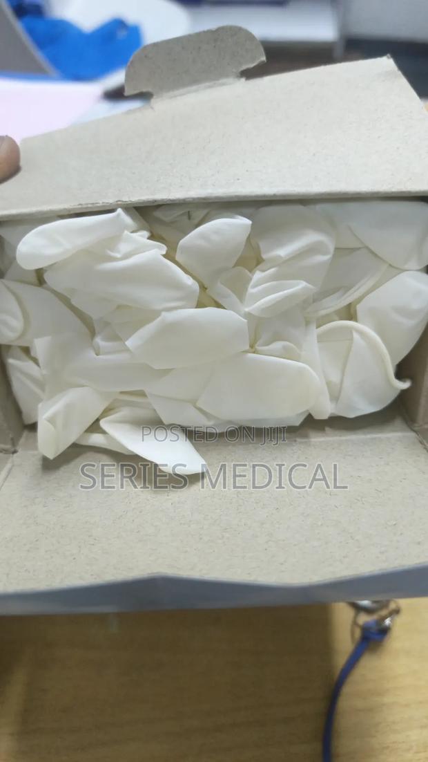 Latex Powdered Gloves - thumbnail 3