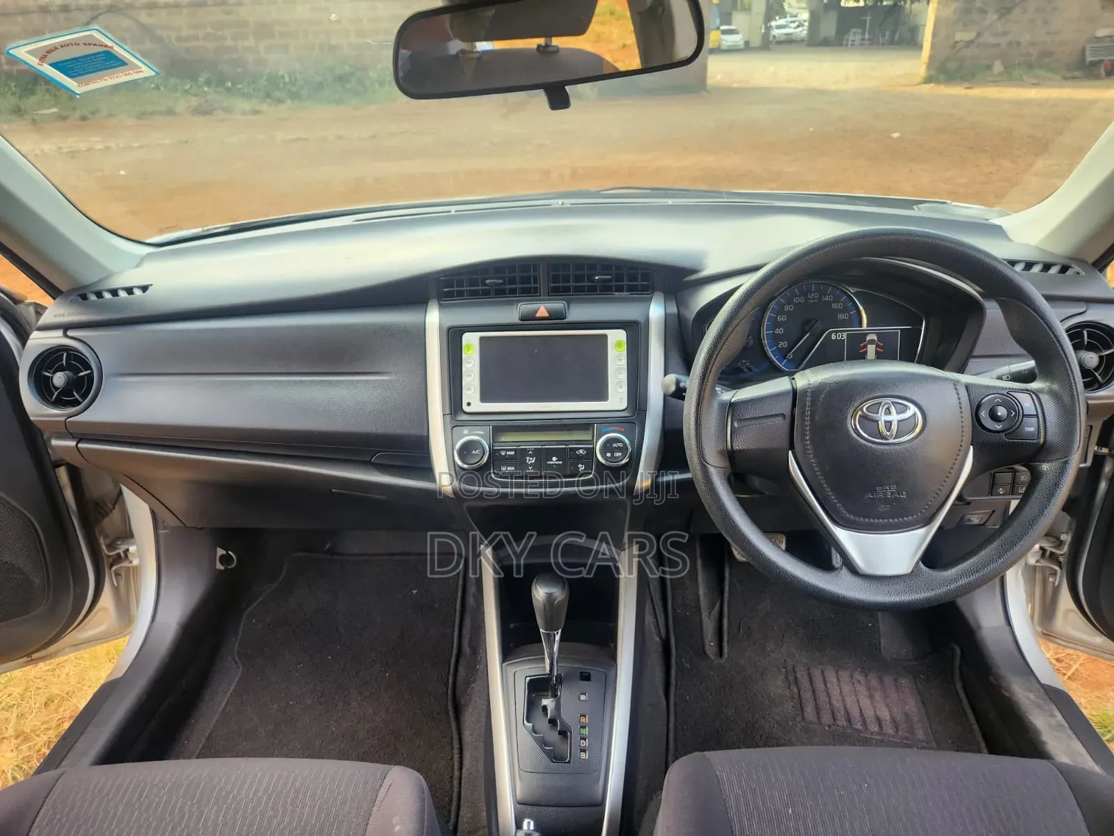 Toyota Corolla Fielder 2017 Silver