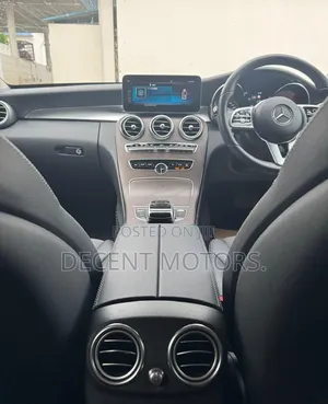 Mercedes-Benz C180 2019 Black