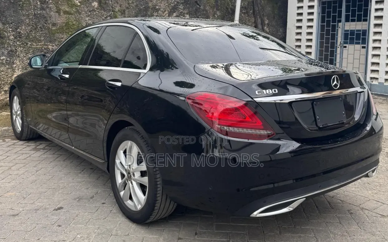 Mercedes-Benz C180 2019 Black