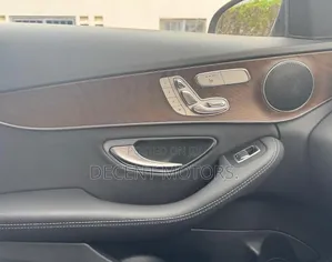 Mercedes-Benz C180 2019 Black