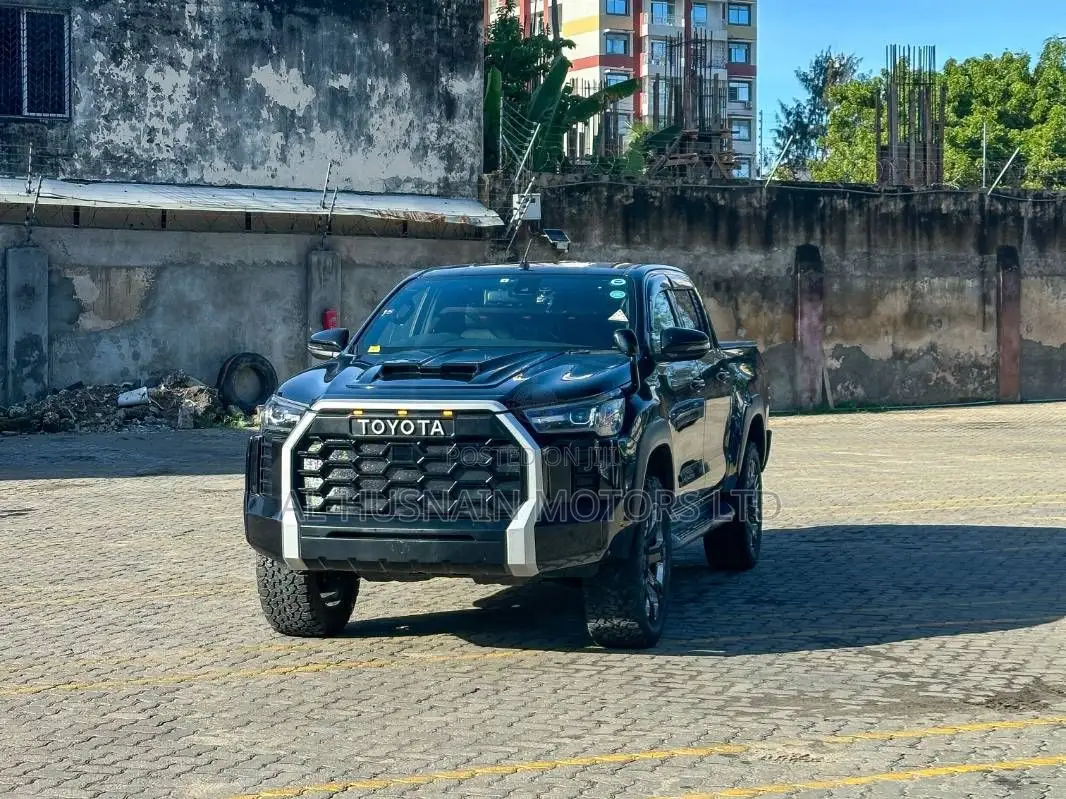 Toyota Hilux 2019 Black