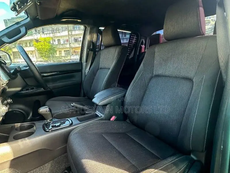 Toyota Hilux 2019 Black